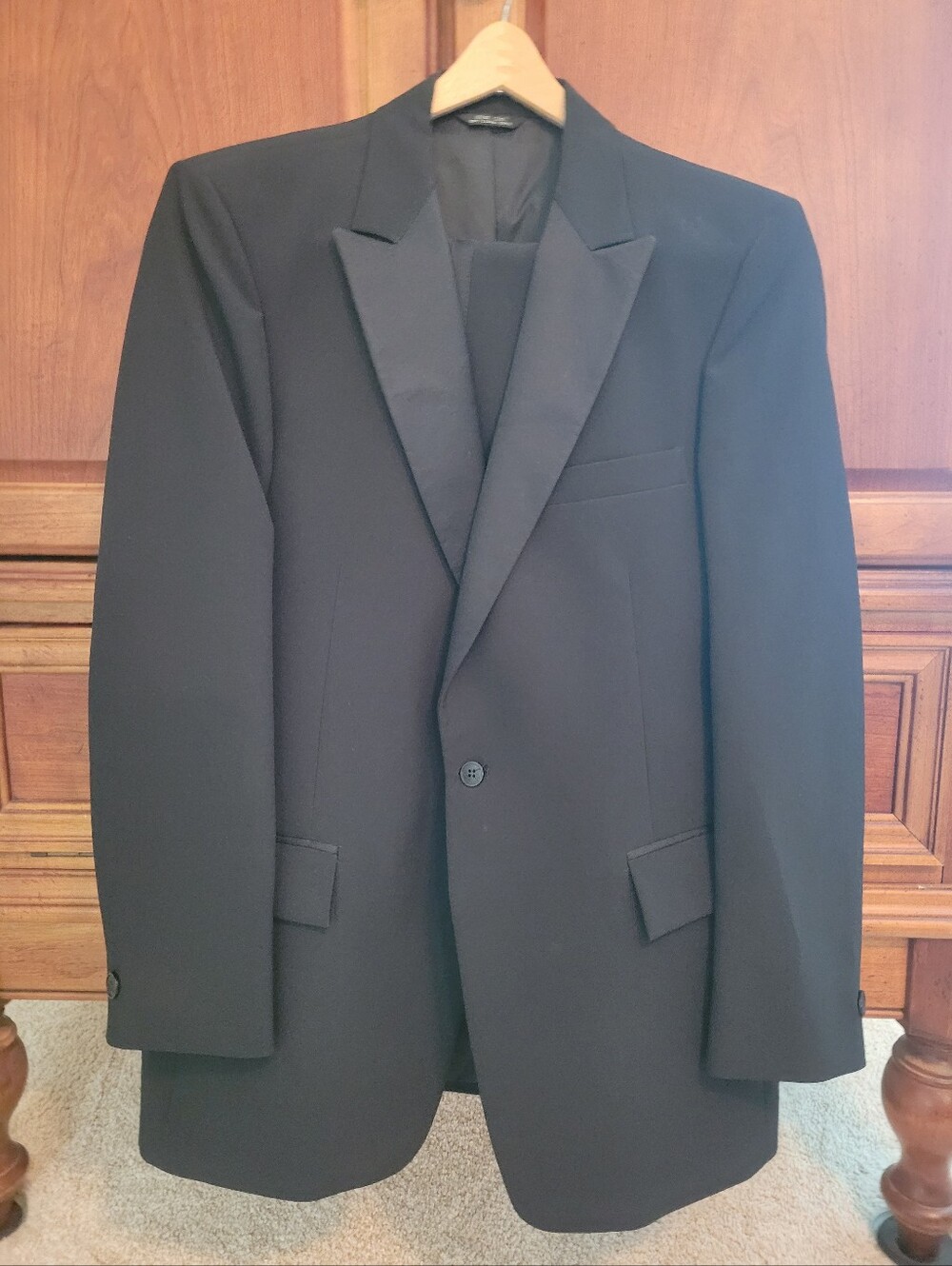 Masters Black Satin-Lapel Single-Button Tuxedo Jacket and Pants